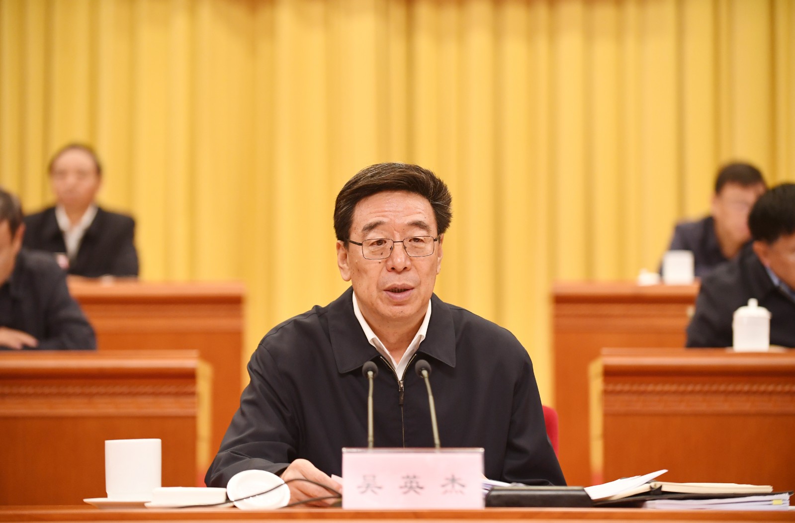 西藏召开宣传贯彻中央第七次西藏工作座谈会精神干部大会 吴英杰讲话