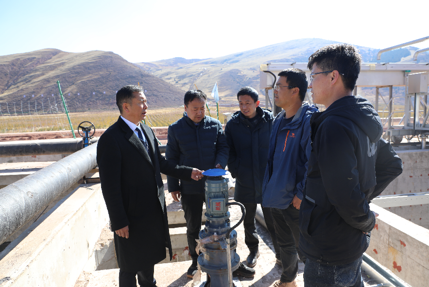 巴桑扎西调研重点项目建设