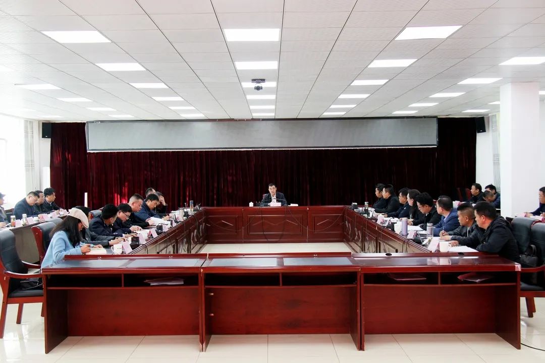 边坝县举办主题教育读书班结业式