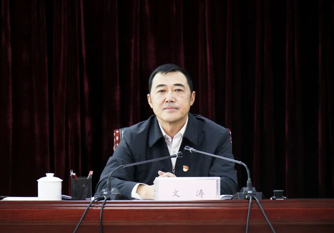 边坝县举办主题教育读书班结业式