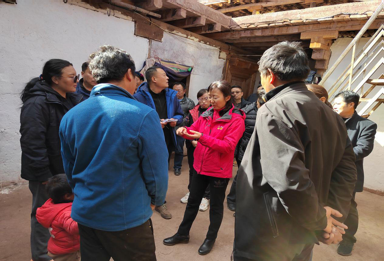 68在赴昌都市丁青县,类乌齐县,卡若区,察雅县,八宿县5个县调研过程