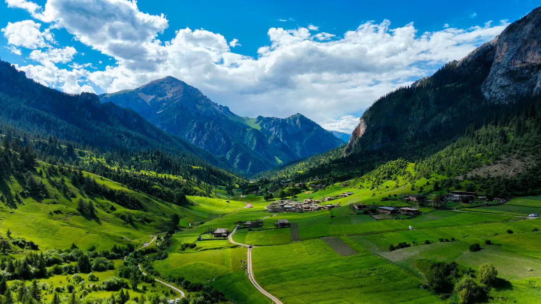 藏东"小瑞士",彩色类乌齐