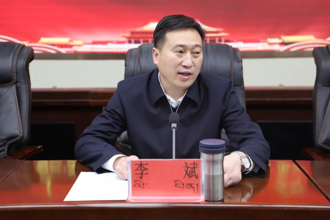 丁青县召开干部大会魏万能兼任丁青县委书记